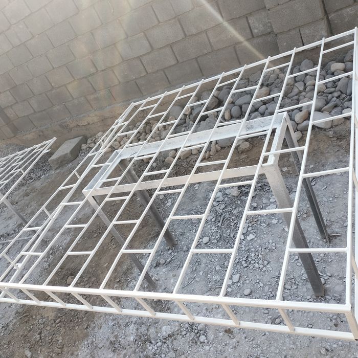 Продам решотки и  унитаз 1шт