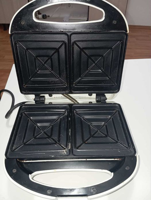 sandwich-maker, waflle-maker