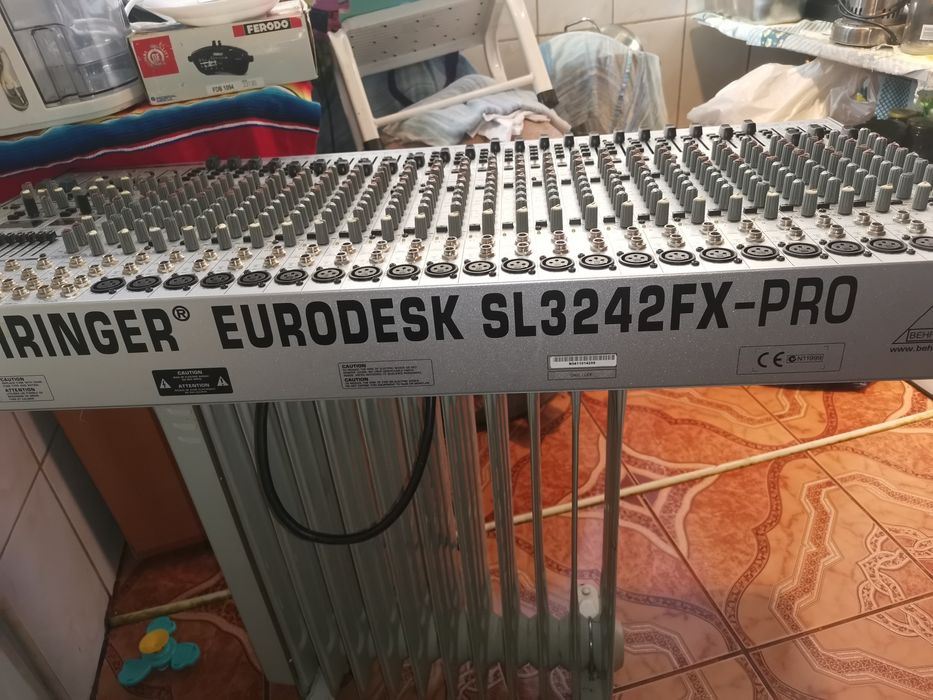 Mixer Beringer profesional