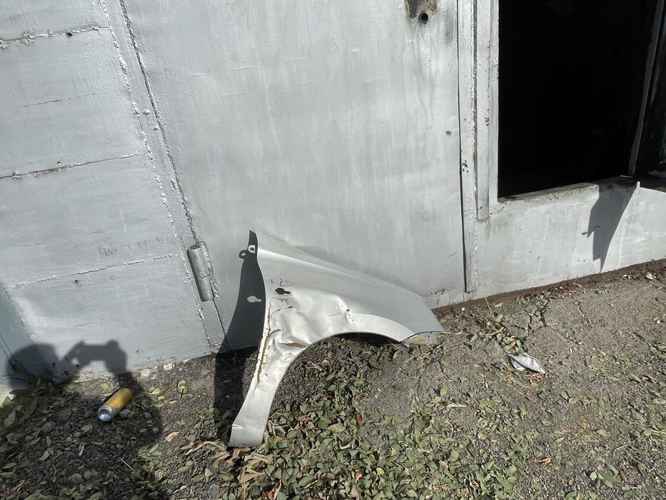 Продам кузовные детали гранта