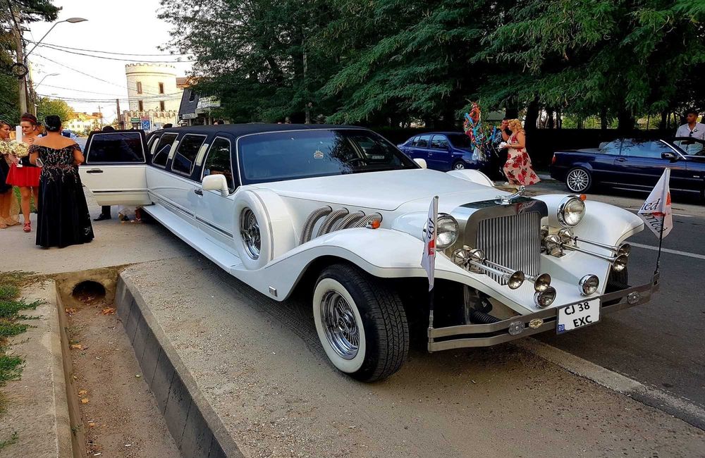 Auto epoca vintage Limuzina EXCALIBUR pentru ocazii speciale