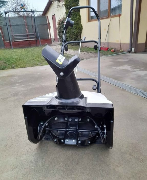 Mașina de zăpadă electrica