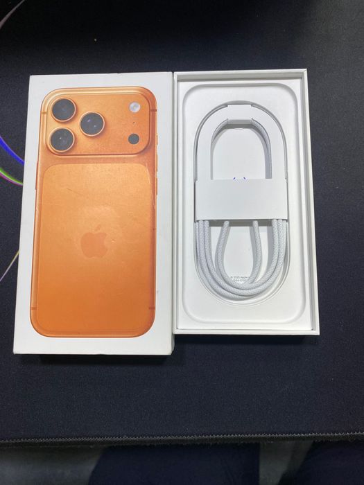 Iphone 17 pro Orange