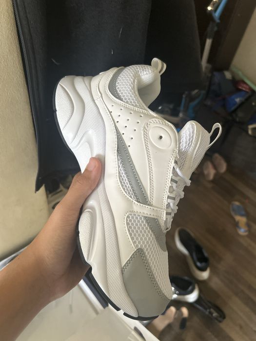 Dior b22 albi cu cutie