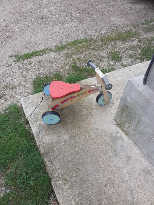 Bicicleta copii din lemn cu trei toti
