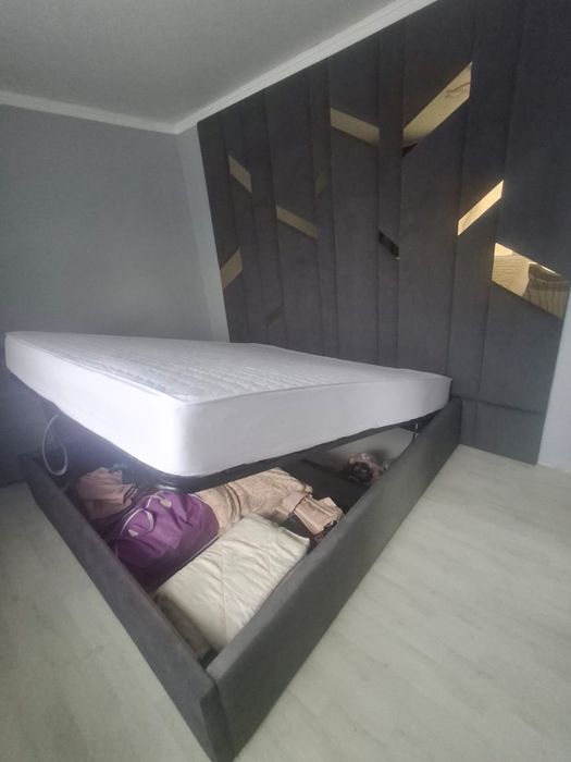 Продаем спальню.