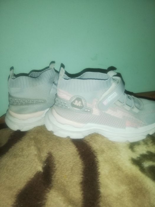 Кроссовки детские