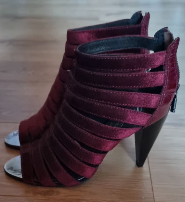 Маркови дамски обувки естествена кожа на символични цени