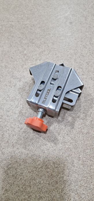 Струбцина угловая