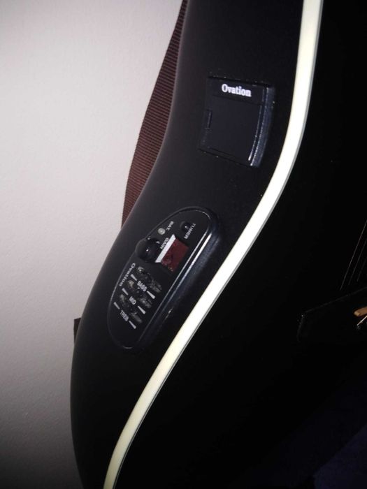 Chitară electroacustică Ovation CS 24-5 + toc