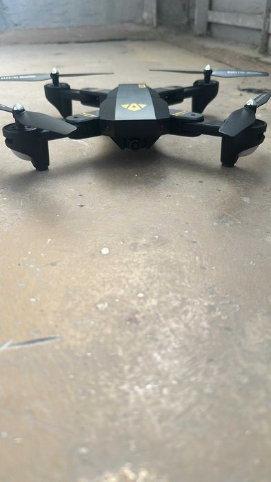 Дрон            .