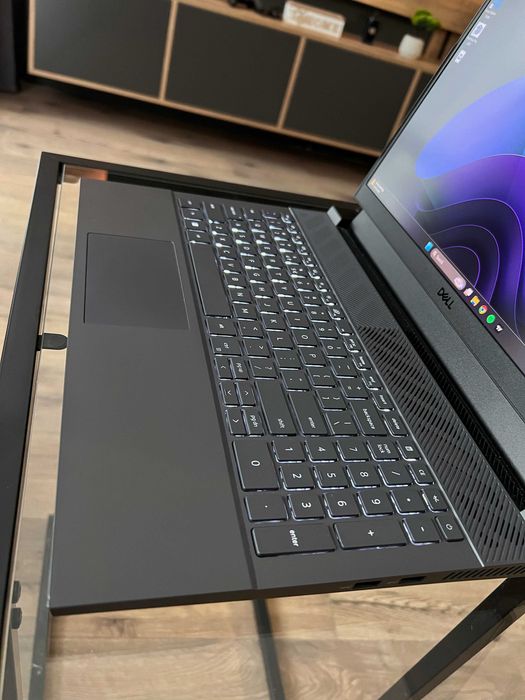 Dell G15 5530 i7 RTX 4060 8GB / 2TB SSD-Перфектно състояние В ГАРАНЦИЯ