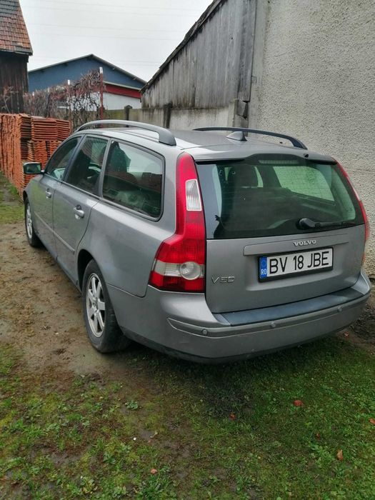 VOLVO V50