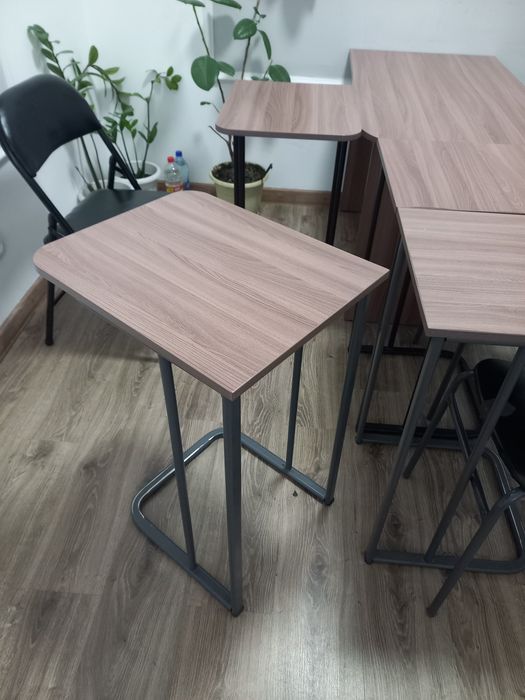 Срочно продам столики для ноутбука.