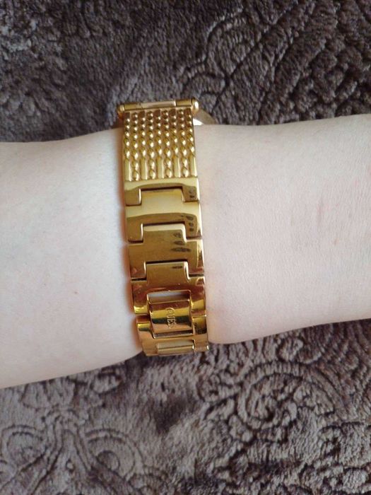 GUESS Дамски часовник - ОТЛИЧНО състояние