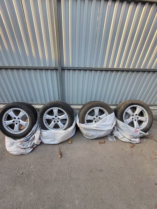 Продам зимнюю резину с дисками