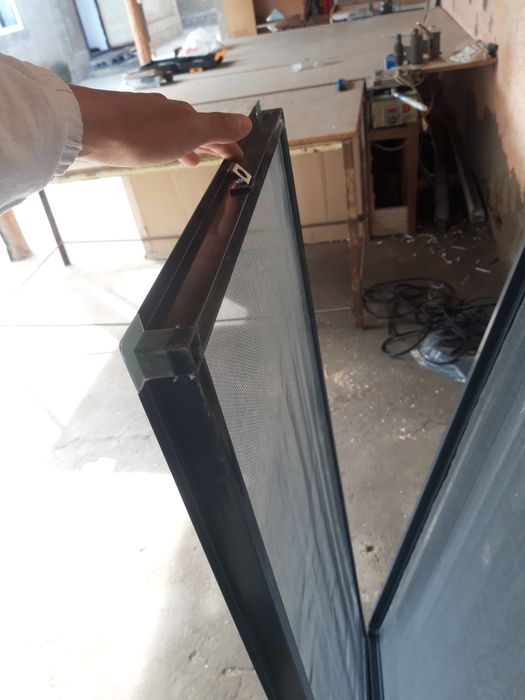 Маскитная сетка + решётка 2 в одном.