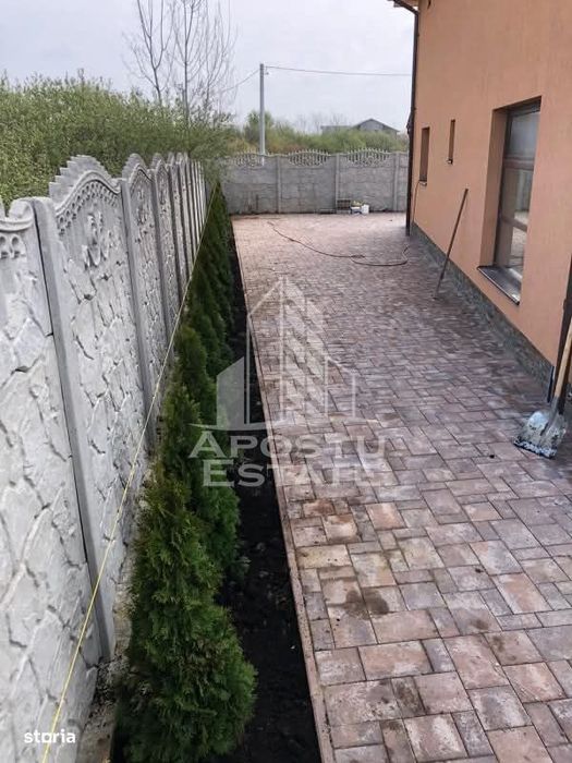 Jumatate de duplex de inchiriat, curte proprie, Ghiroda