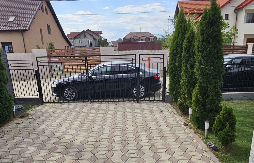 Vând gard si porti din fier