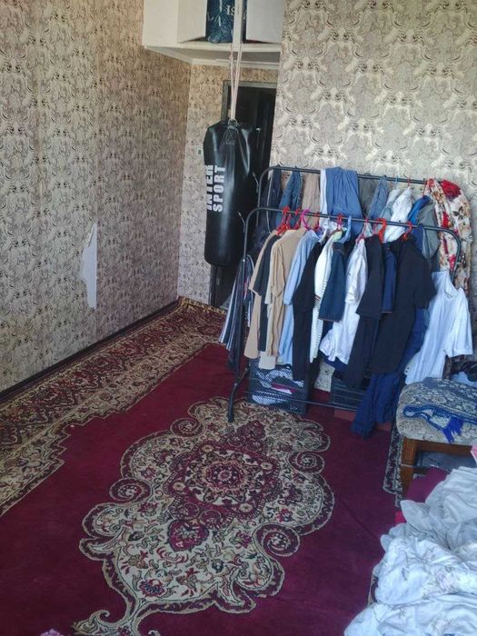 Qoratosh chorsu bozor yonidan sentr 4 hona 63 kv makler yo srocni