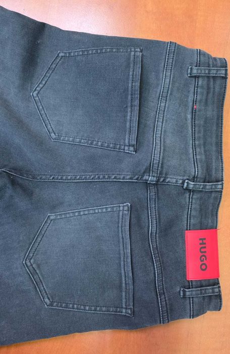 Blugi Hugo/734 negri - copii varsta 14 ani