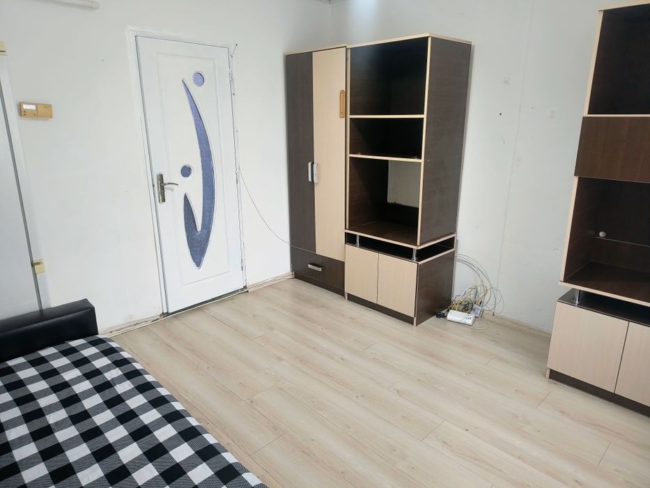 Vând Garsonieră Mioveni