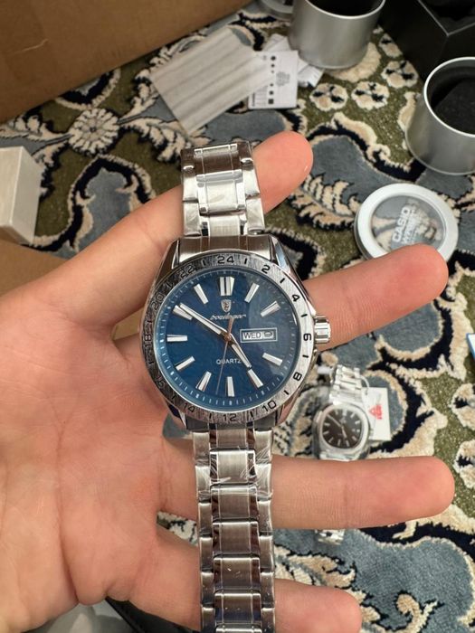 Часы с коробкой в подарок