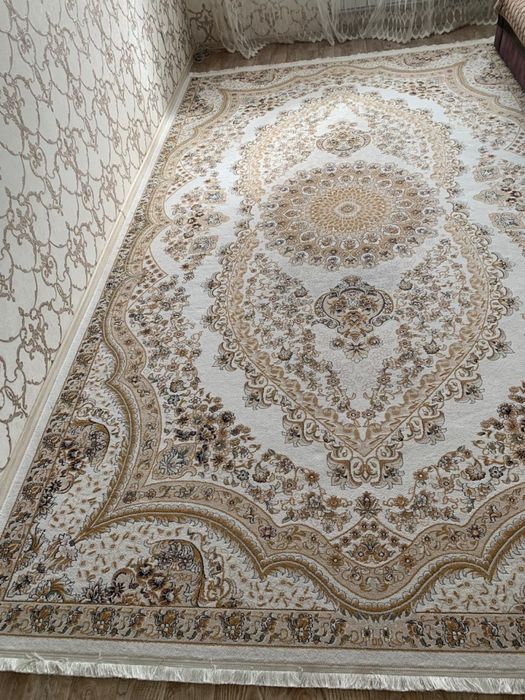 Ковер в хорошем состоянии