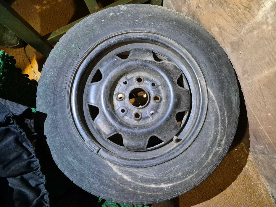 Audi 80  2бр. джанти с гуми подарък