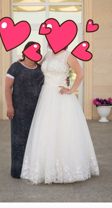 Платье свадебное. Очень красивое.