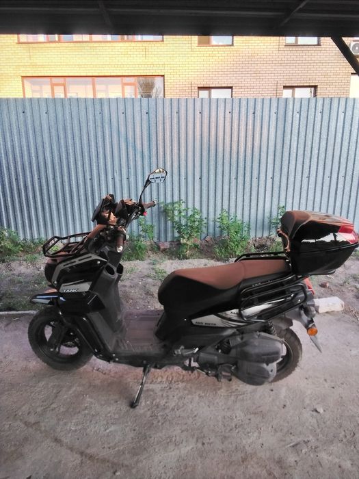 Скутер Танк 150.