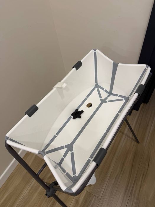 Продам комлект ванночки Stokke