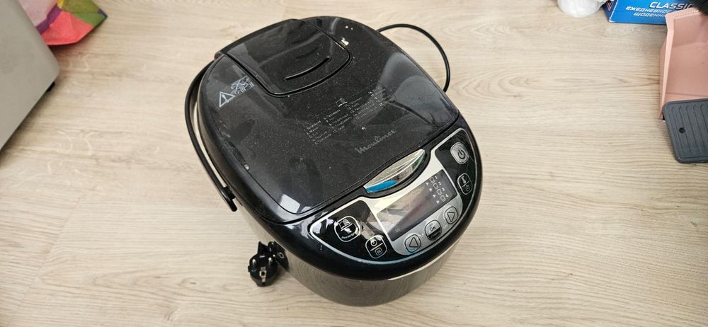 Продам мультиварку Мулинекс