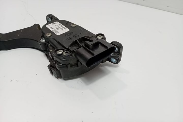 Pedala acceleratie 2S619F836AA Ford Fusion prima generatie seria
