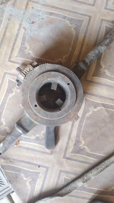 Инструмент для нарезания трубной резьбы