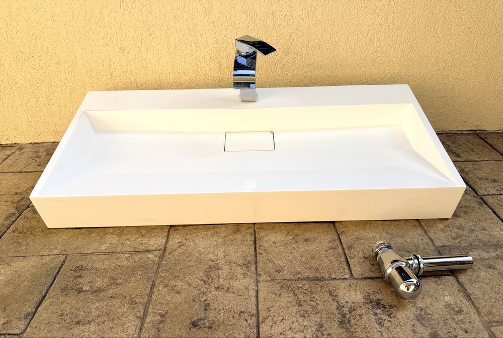 Lavoar Corian pe blat / perete