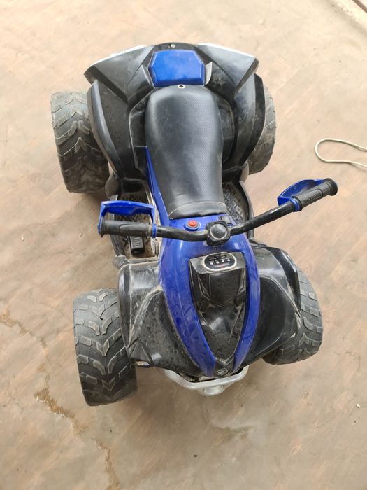 Продам  машинку квадроцикл