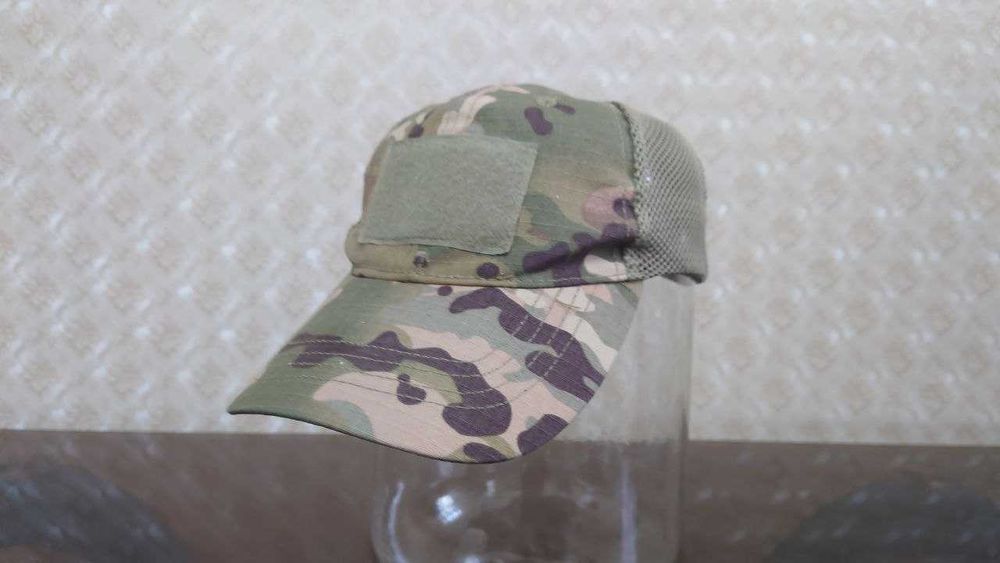 Военные кепки разные