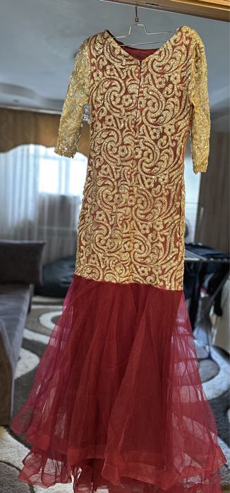 Вечернее платье