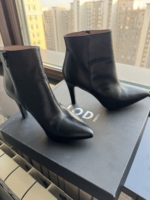 Ботильоны женские, Испания