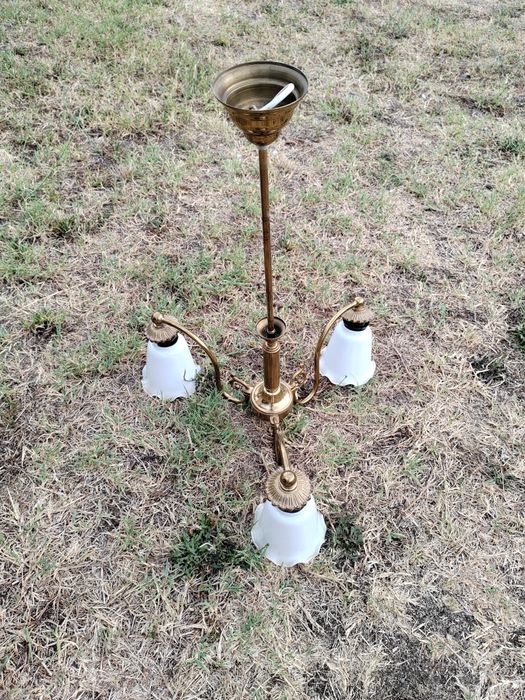 Подова лампа трипод, Полилей, осветителни тела