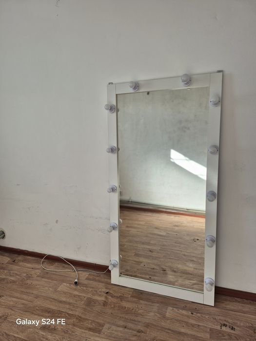 Зеркало с подсветкой