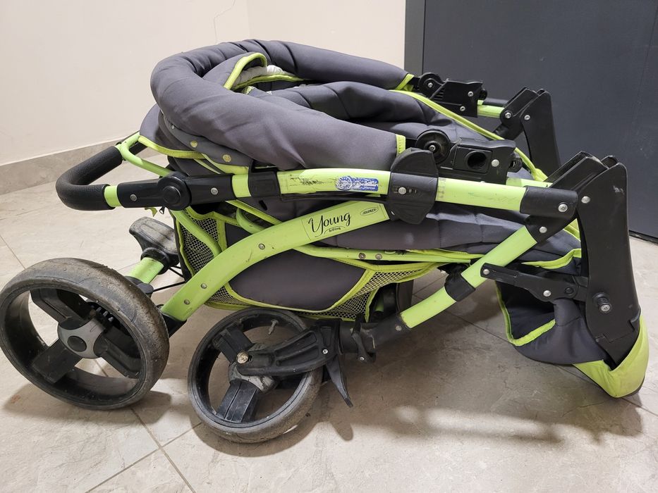 Детская коляска большая