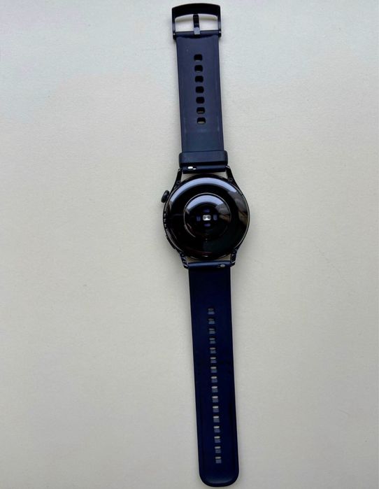 Смарт часовник Huawei Watch 3 22мм отлично състояние.