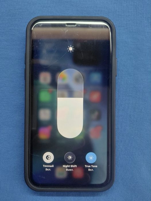 iPhone 11 в хорошем состоянии