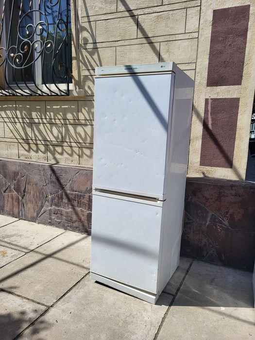 Холодильник Лж двухкамерный