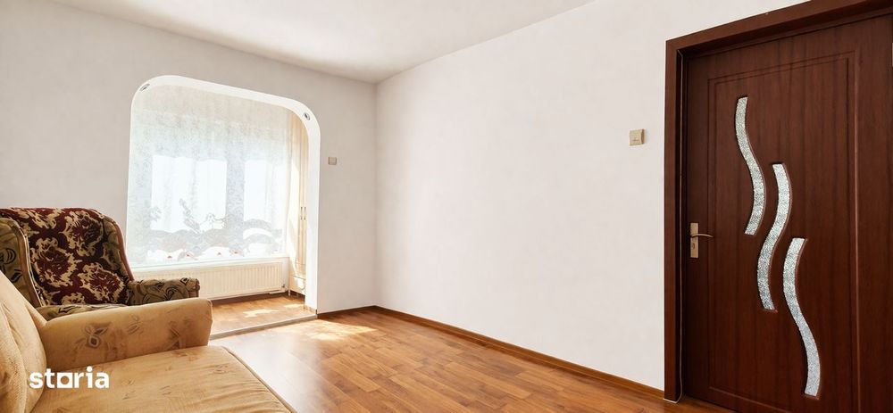 Proprietar Petrosani apartament MODERN cu CENTRALA RENOVAT etaj2 DECOM