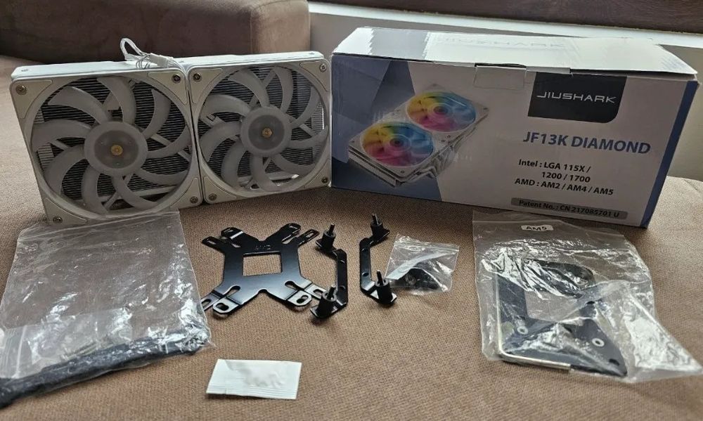 Продавам компютърни части комплект