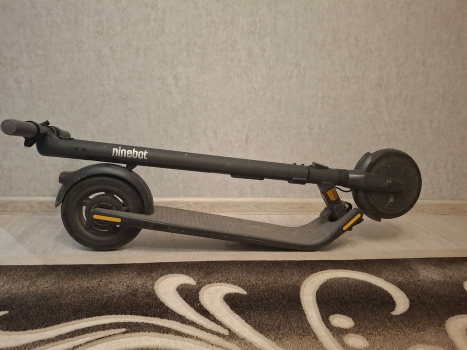 Электросамокат Ninebot KickScooter E25