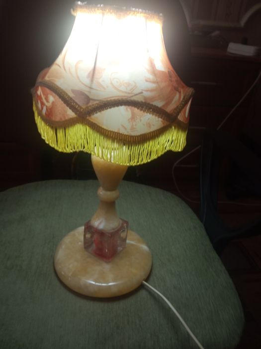 Настольный светильник